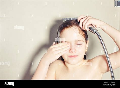 in der dusche gefickt|Gefickt wird in der Dusche und im Bett